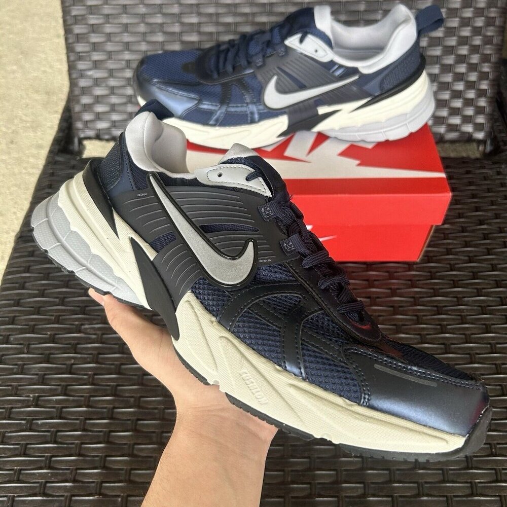 NIKE V2K RUN OBSIDIAN WOLF GREY Size 13